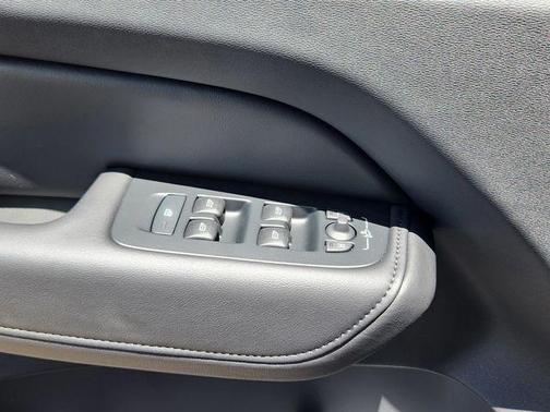 2025 Volvo XC60 B5 Core