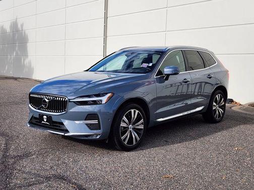2023 Volvo XC60 B5 Plus Bright Theme