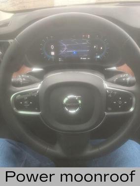 2023 Volvo XC60 B5 Plus Dark Theme