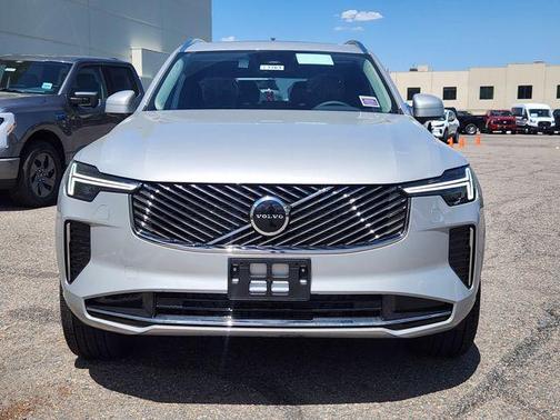 2025 Volvo XC90 B5 Core