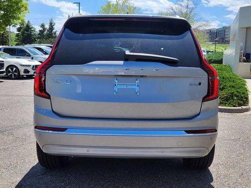 2025 Volvo XC90 B5 Core