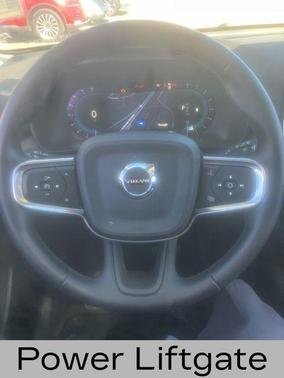 2025 Volvo XC40 B5 Plus Bright Theme