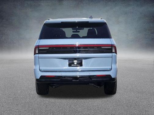 Gray Mist Metallic 2026 Lincoln Navigator Reserve