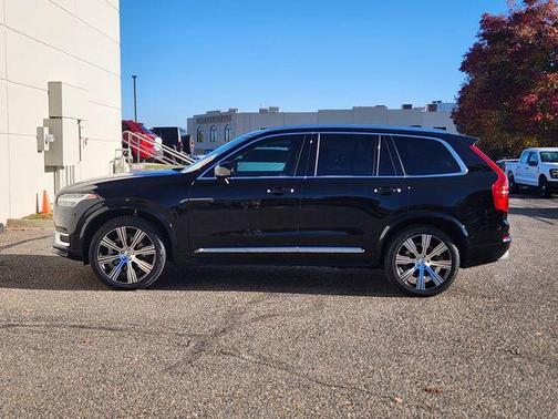 2022 Volvo XC90 T6 Inscription 7 Passenger