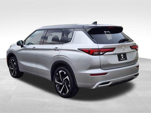 2023 Mitsubishi Outlander SEL