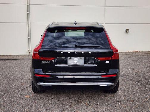 2023 Volvo XC60 Recharge Plug-In Hybrid T8 Ultimate Bright Theme