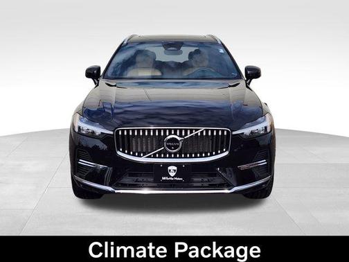 2023 Volvo XC60 Recharge Plug-In Hybrid T8 Ultimate Bright Theme