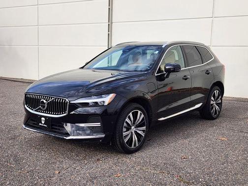 2023 Volvo XC60 Recharge Plug-In Hybrid T8 Ultimate Bright Theme