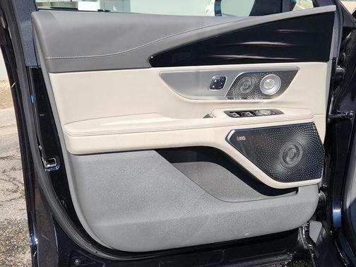 2025 Lincoln Nautilus Reserve