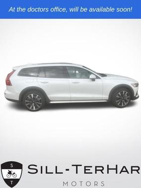 2024 Volvo V60 Cross Country B5 Ultimate