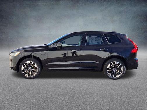 Onyx Black Metallic 2026 Volvo XC60 Plug-In Hybrid T8 Ultra