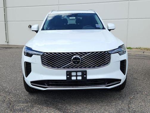 2025 Volvo XC90 B5 Plus 7-Seater