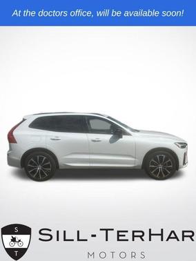 2024 Volvo XC60 B5 Plus Dark Theme