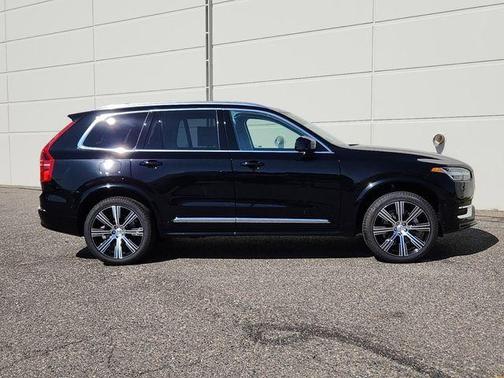 2025 Volvo XC90 B6 Ultra