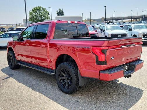 2022 Ford F-150 Lightning LARIAT