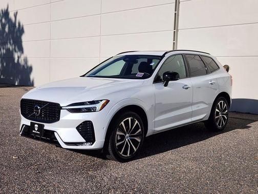 2025 Volvo XC60 B5 Plus