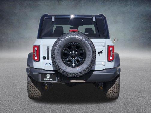 Avalanche Gray 2026 Ford Bronco Badlands