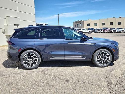 2024 Lincoln Nautilus Reserve