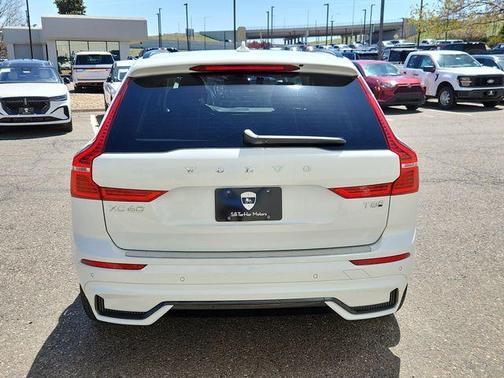 2025 Volvo XC60 Plug-In Hybrid T8 Plus