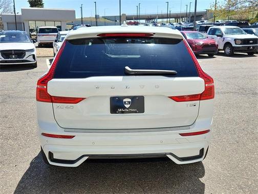 2025 Volvo XC60 Plug-In Hybrid T8 Plus