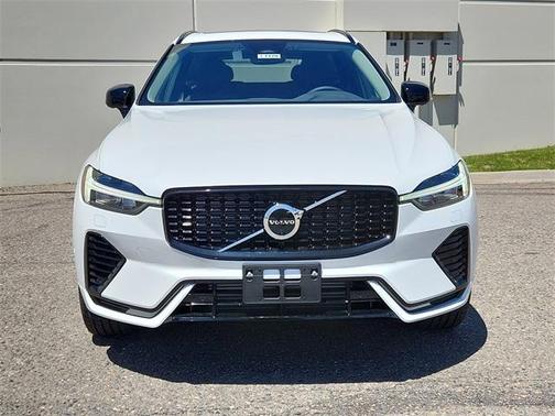2025 Volvo XC60 Plug-In Hybrid T8 Plus