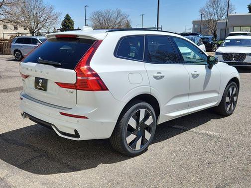 2025 Volvo XC60 Plug-In Hybrid T8 Plus