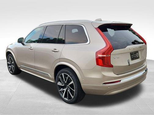 2024 Volvo XC90 B6 Plus Bright Theme 7-Seater