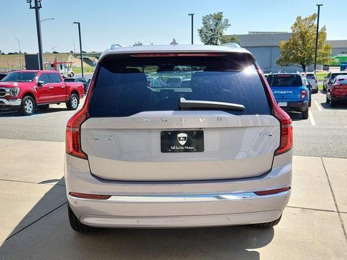 2026 Volvo XC90 T8 ULTRA