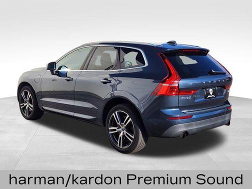 2019 Volvo XC60 Recharge Plug-In Hybrid T8 Momentum