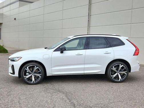 2025 Volvo XC60 Plug-In Hybrid T8 Ultra