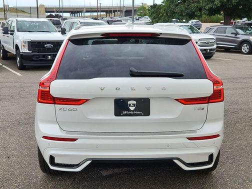 2025 Volvo XC60 Plug-In Hybrid T8 Ultra