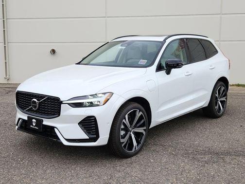 2025 Volvo XC60 Plug-In Hybrid T8 Ultra