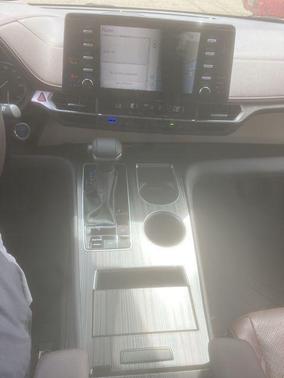 2024 Toyota Sienna Platinum 7 Passenger