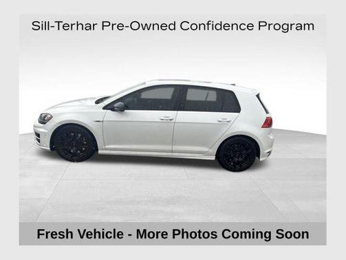 Oryx White Pearl Effect 2016 Volkswagen Golf R 4-Door