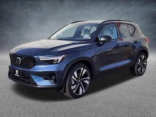 2026 Volvo XC40 B5 Ultra