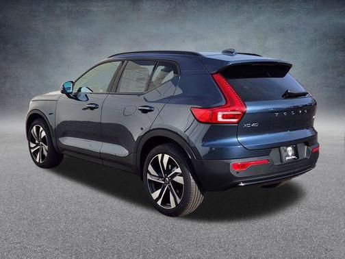 2026 Volvo XC40 B5 Ultra