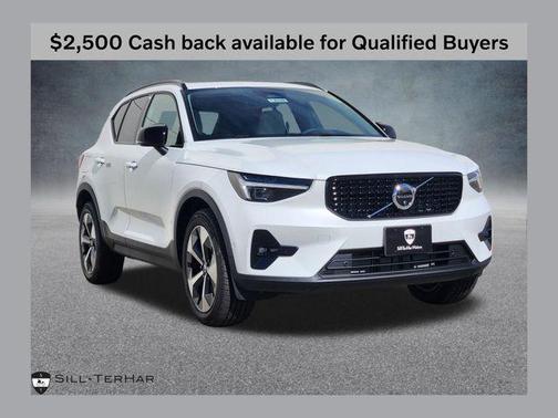 2026 Volvo XC40 B5 Plus