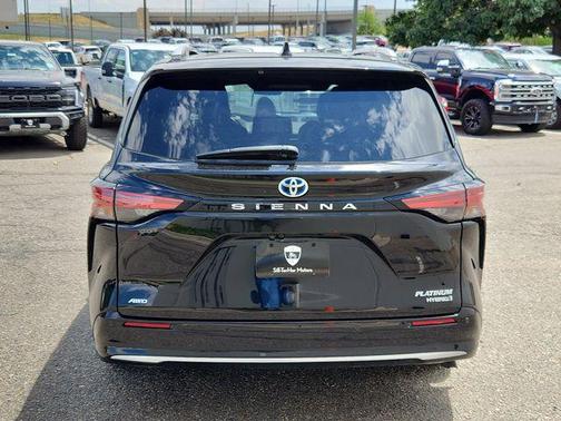 2022 Toyota Sienna Platinum 7 Passenger