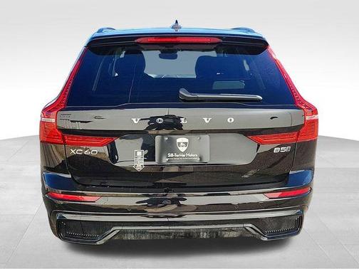 2025 Volvo XC60 B5 Core