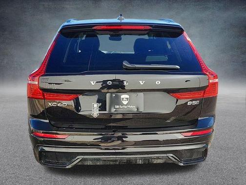 2025 Volvo XC60 B5 Core