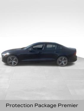 Onyx Black Metallic 2024 Volvo S60 B5 Core Dark Theme