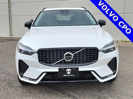2024 Volvo XC60 B5 Plus Dark Theme