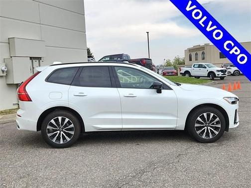2024 Volvo XC60 B5 Plus Dark Theme