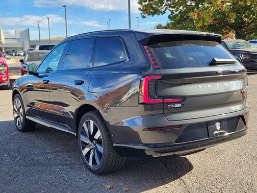 2025 Volvo EX90 Twin Motor Plus