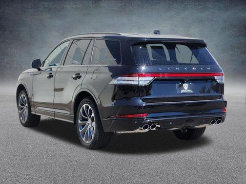 Infinite Black Metallic 2026 Lincoln Aviator Premiere