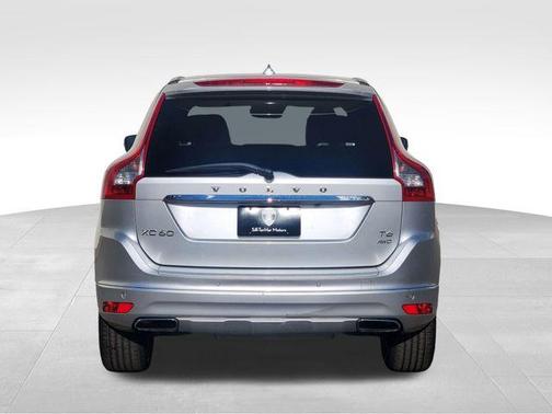 2016 Volvo XC60 T6 Drive-E Platinum