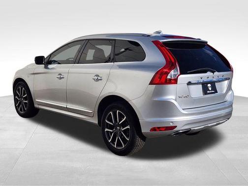 2016 Volvo XC60 T6 Drive-E Platinum