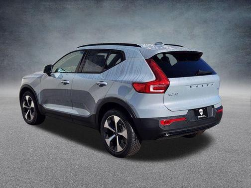 2026 Volvo XC40 B5 Plus