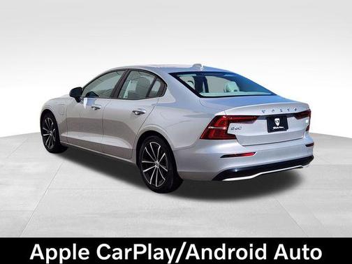 2024 Volvo S60 Recharge Plug-In Hybrid T8 Core Dark Theme