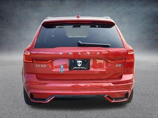 2025 Volvo XC60 B5 Ultra